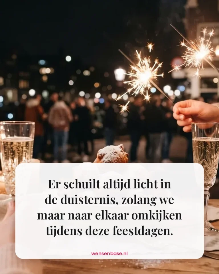 Er schuilt altijd licht in de duisternis, zolang we maar naar elkaar omkijken tijdens deze feestdagen.
